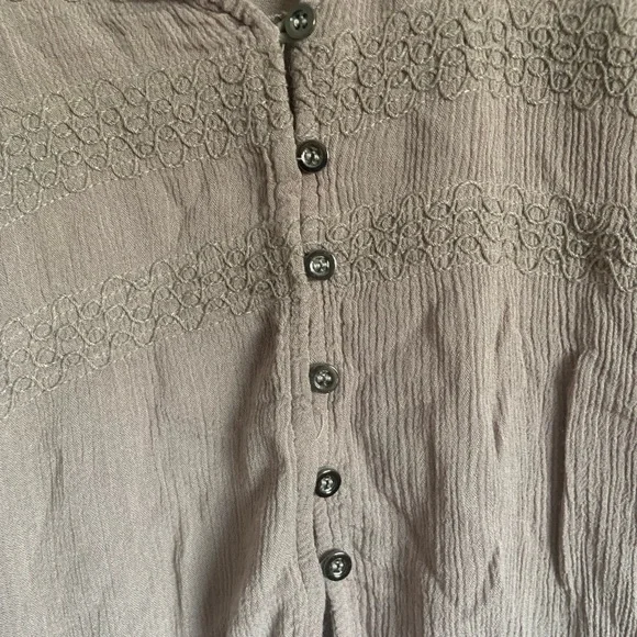 She + Sky Brown Relaxed Ruffled Tunic - Picture 5 of 8